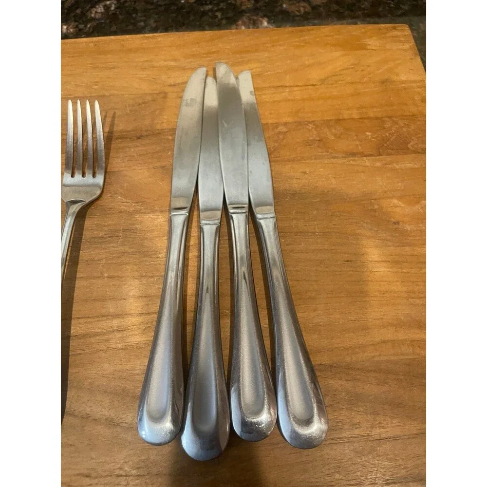 16 pc Oneida Stainless - Smooth Teardrop Flatware Set